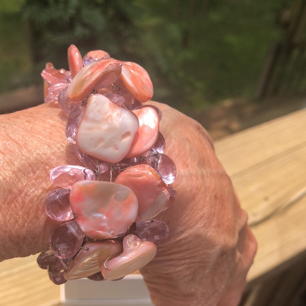 NWT Key West Fashions Shell and Crystal bracelet